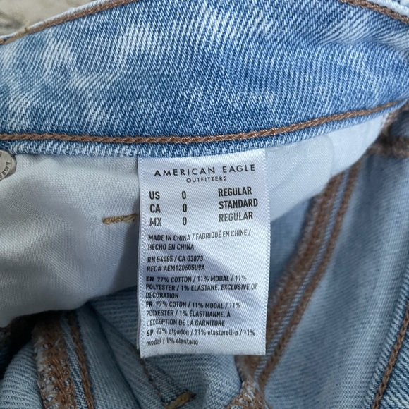 American Eagle Ripped Mom Jeans || size 0 - Picture 4 of 4